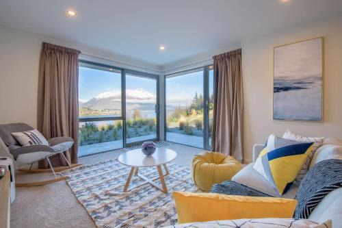 Frankton Apartment | Middleton Lakes View