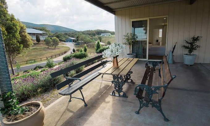 Central Mudgee Cottage | Midgee Cottage - quiet romantic getaway