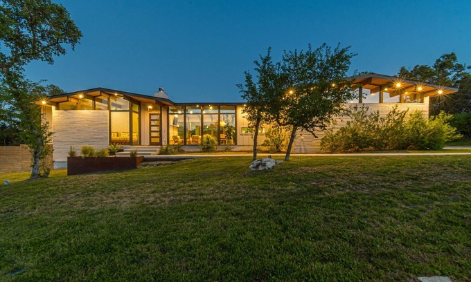 New Braunfels House | MidMod Luxury Retreat- Heated Pool and Spa, Game Room, Fire Pit, Sleeps 12