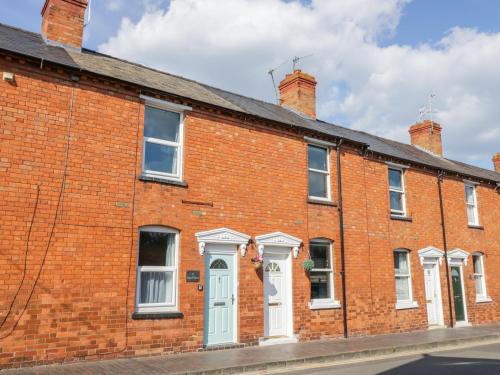 City Centre House | Midsummer Cottage
