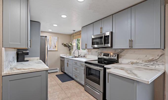 North Star Apartment | Midtown Escape