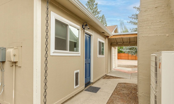 Old Southwest House | Midtown Reno 1br W/share Hot Tub & Backyard