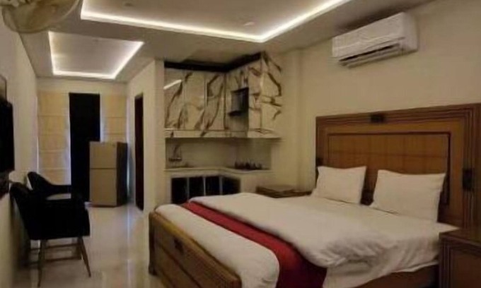 Bahria Town Apartment | MIDWAY HOTEL & RESIDENCY - 1BR Deluxe Apartment Unit B