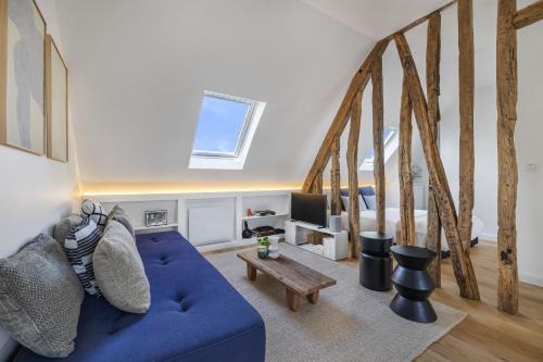 Quartier de la Folie-Mericourt Apartment | Miel