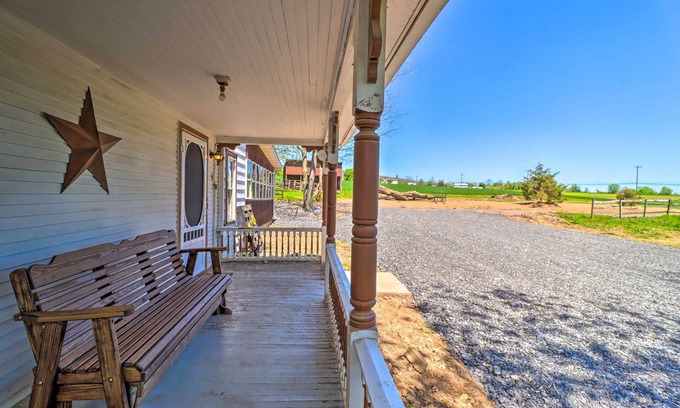 Mifflinburg Cottage | Mifflinburg Farmhouse w/Deck: Family Friendly!