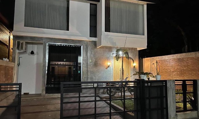 Pleret House | Migunani Villa