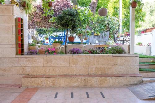 Katamon House | Mike's House Jerusalem