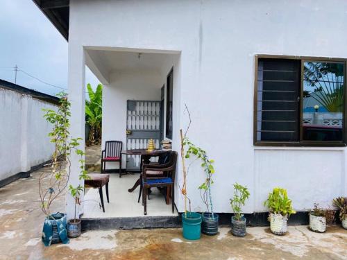 Mikocheni House | Mikocheni home stay