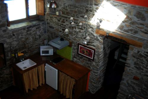 Palacios del Sil Apartment | MIL MADREÑAS ROJAS