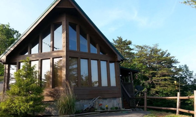 Pigeon Forge Cabin | Miles & Miles of SPECTACULAR PANORAMIC VIEWS-Private-1-Level-HotTub-PF 2 miles