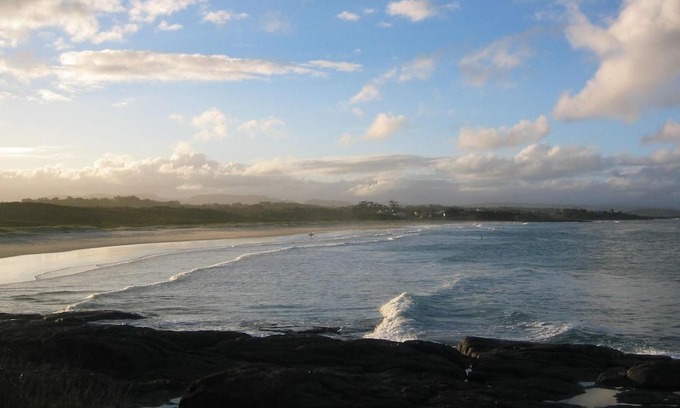 Bawley Point Cottage | Milgrove Cottage: acreage on the beach