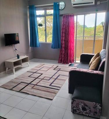 Si Rusa Apartment | Milia Homestay PD Perdana Condo