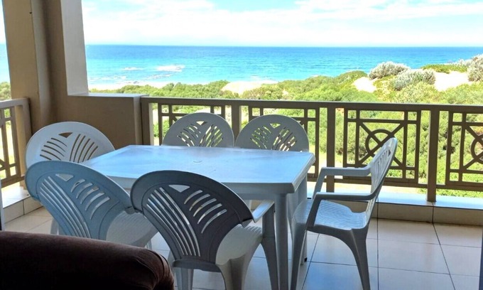 Marina Martinique Apartment | milkwood beachfront ! Family-sized apartment fully equipped kitchen & balcony.