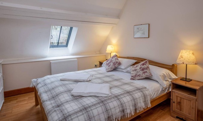 Sandown Cottage | Mill Cottage on The Garlic Farm sleeping 6