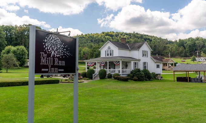Mill Run Apartment | Mill Run Inn · Ohiopyle`s Favorite Vacation Home Pool/Hot Tub