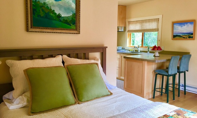 Mill Valley Cottage | Mill Valley Nature Cottage. Sunny. Serene. Romantic Getaway. Hikers/Bikers Dream