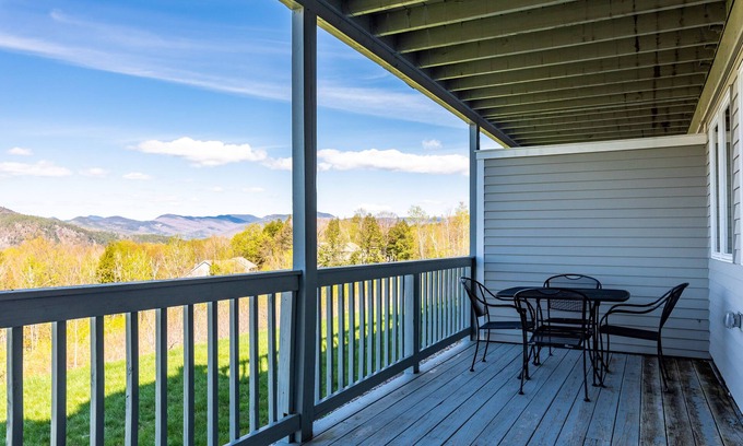 Intervale Condo | Mill. $ View - Immac. Multipurp. Condo in the Heart of it All