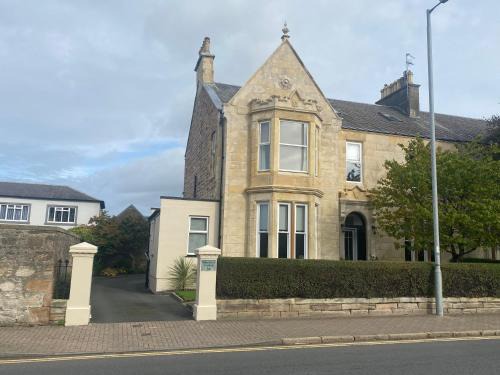 Ayr Bed & Breakfast | Miller House Courtyard