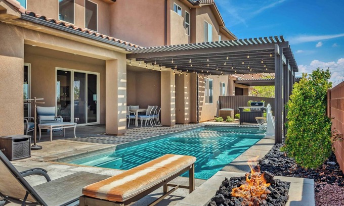 Santa Clara House | Million Dollar View: Private Pool, Paradise Village, Theater, 6 Master Suites!