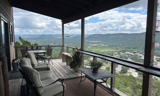 Concan House | Million dollar views and pet friendly