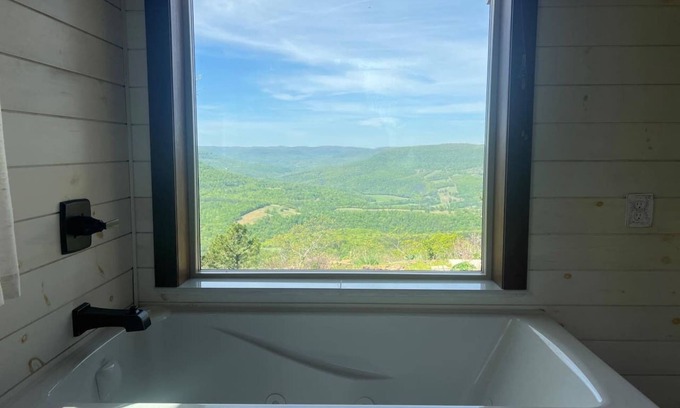 Jasper House | Million Dollar Views! Jacuzzi Room Best Location