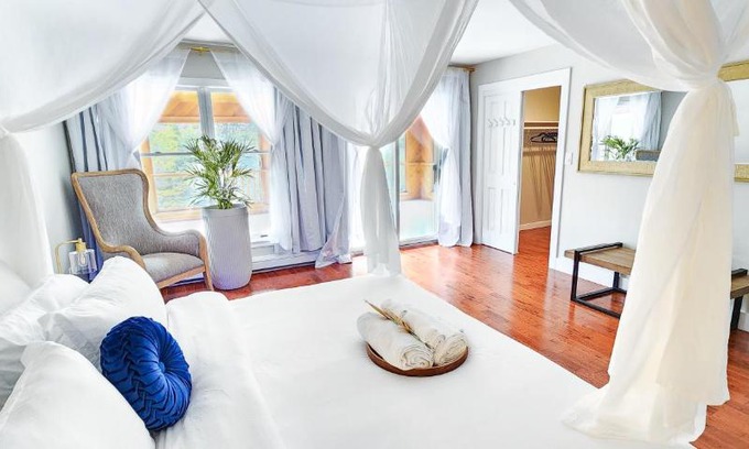 Chester Apartment | Millionare Mansion with Grill, Spa, Huge Deck,Views, Game Room, Hiking, More