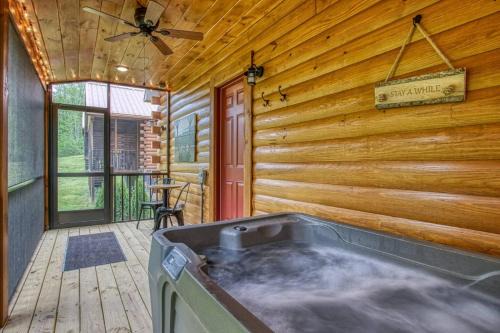 White Oak Lodge House | Mimi and Pops Place by Avada Properties