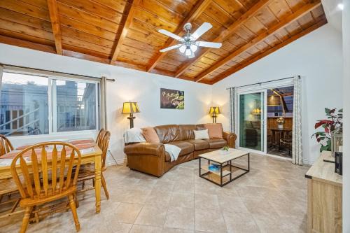 Mission Beach House | Mimi's and Nana's Beach House