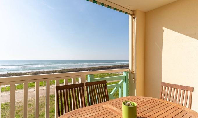 Mimizan-Plage Apartment | Mimizan Beach: Apartment for 4 with Parking and Direct Beach Access