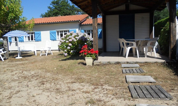 Mimizan House | MIMIZAN PLAGE 800 m from beach, 5km from lake, attractive, well-equipped wooden house, all on one level.