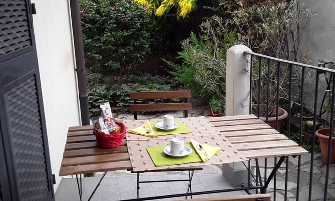 Vittoria Villa | Mimosa House