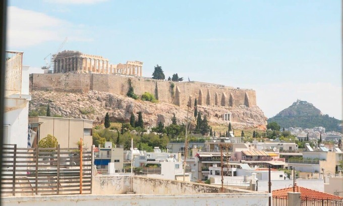 Anafiotika Apartment | Mind-blowing Athens View Apt, Acropolis