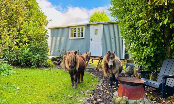 Boscundle House | Miners Hut