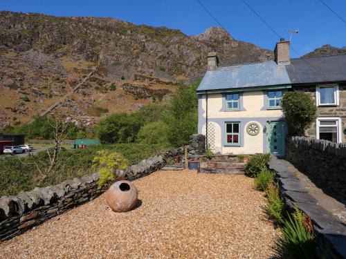 Rhiwbryfdir House | Miners Rest