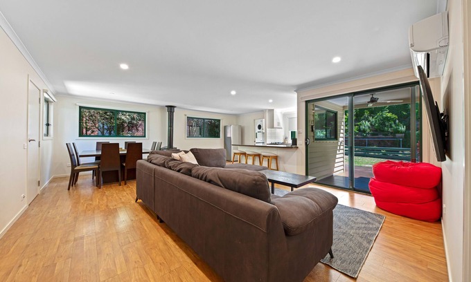 Bright House | Mingalaba: 5 BR, 2 BA Townhouse in Bright, Sleeps 9