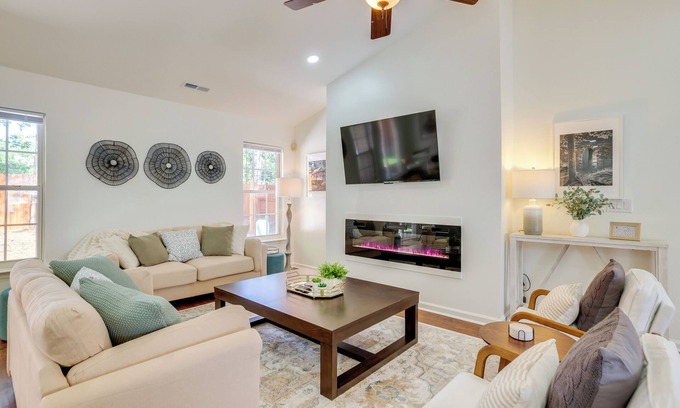 Simpsonville House | Mini Putting Green & Pool Access: Simpsonville Gem