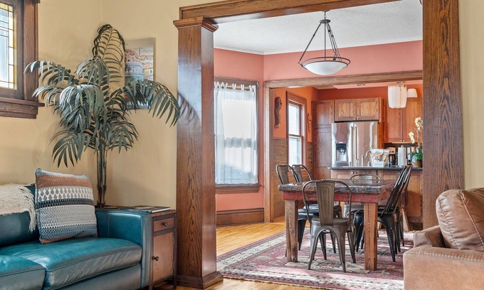 Kingfield House | MINNeSTAY* Urban Oasis Uptown | Walker's Paradise