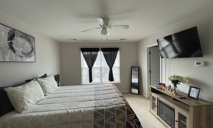 Port Wentworth House | Mins to airport and shopping! 5 Star clean!13miles from downtown!
