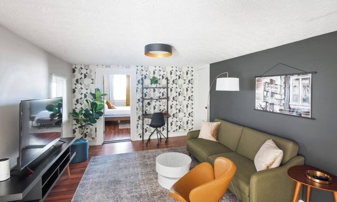 Clifton Heights House | Mins to OTR & Findlay Market! Great For Work Travel! 2BR/Condo