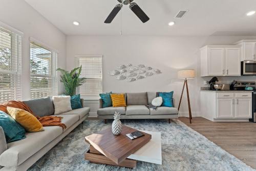 Ono Island House | Mins to the Beach/King Beds/Arcade-Snowbird Deals!