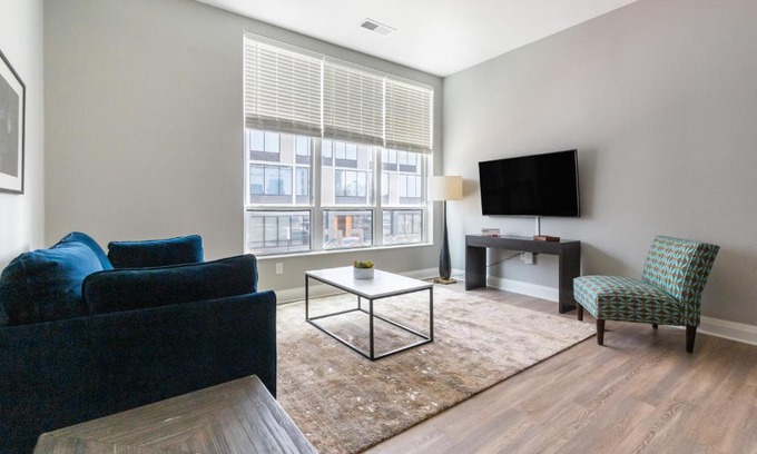 Scioto Mile Apartment | Mint House Columbus - Capitol Square