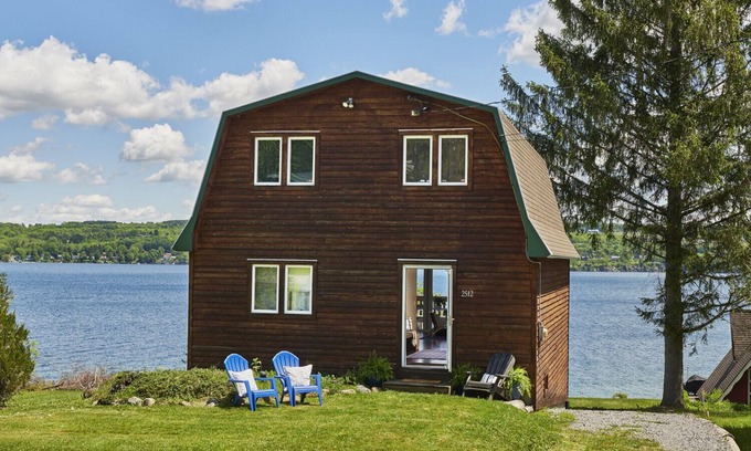 Skaneateles House | Mint Private Lakefront Skaneateles, 4BR/2 Bath w/50ft Lake Frontage w/Dock