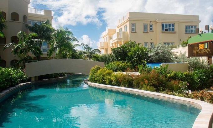 Cotton Ground House | Minutes Away from Nisbet Beach! 3 Bedroom Unit w/ Airport Shuttle & Free Parking