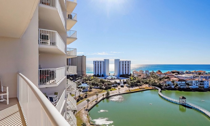 Destin Condo | Minutes From Private Beach! 3 Pools, Tiki Bar and Restaurant!