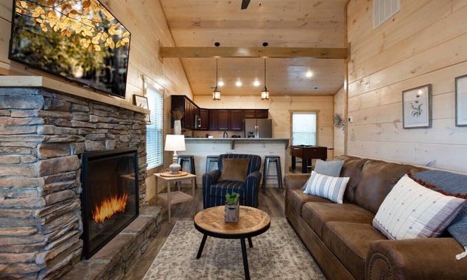 Pigeon Forge Cabin | Minutes From The Heart Of Pigeon Forge/Hot Tub/New