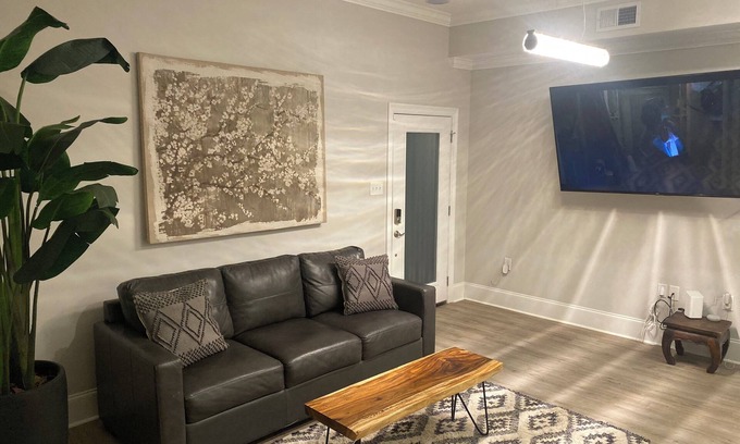 Tulane - Gravier Apartment | Minutes to both worlds. Jazz Fest- French Quarter location. Inquire for details.