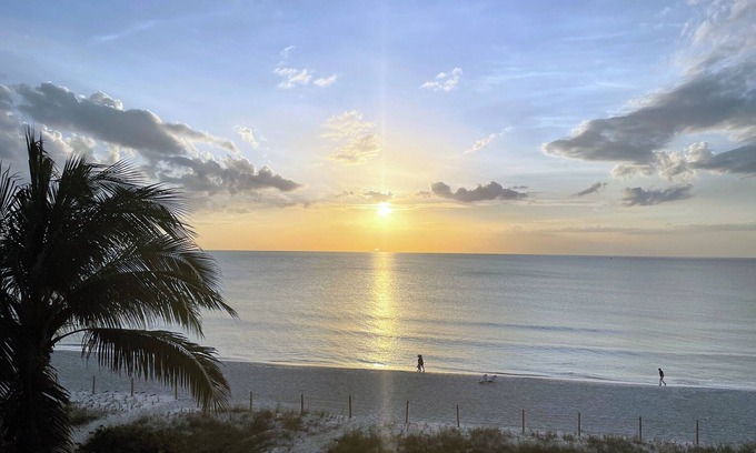 Moorings Condo | Miracle Mile Beachfront Condo with Saltwater Pool