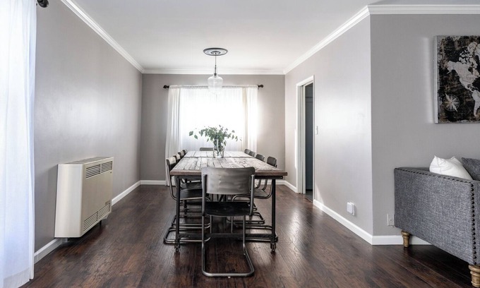 Mid-Wilshire Apartment | Miracle- Mile Beauty!