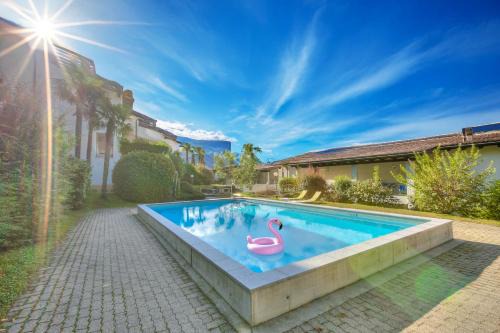 Morcote Apartment | Miralago Lakeview Morcote With Pool - Happy Rentals