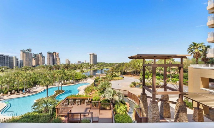 Sandestin Cottage | Miramar Beach Studio w/Pool, Tennis & Walk to Beach Luau Eastern Sky